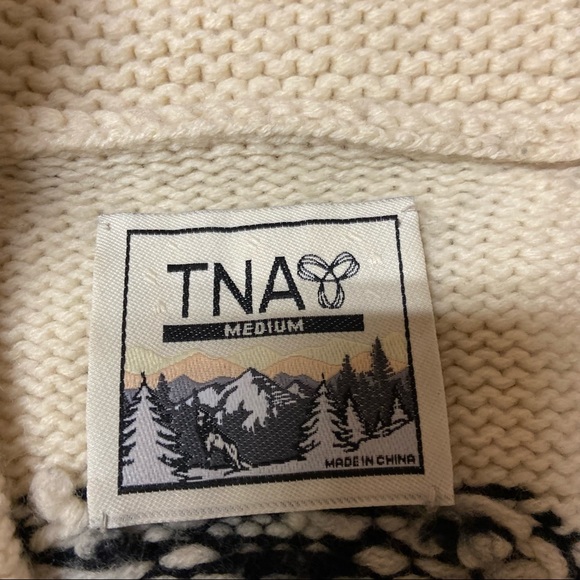ARITZIA TNA Sea To Sky Lambs Wool Cowichan Knit Logo Sweater Jacket Size M - Picture 4 of 8